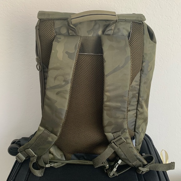 C6 Slim Camo Backpack - Picture 7 of 10